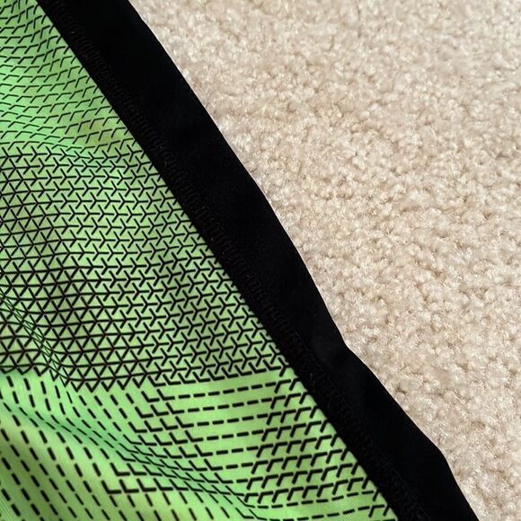 SIZE SMALL 8 XERSION SHORTS - Picture 6 of 8